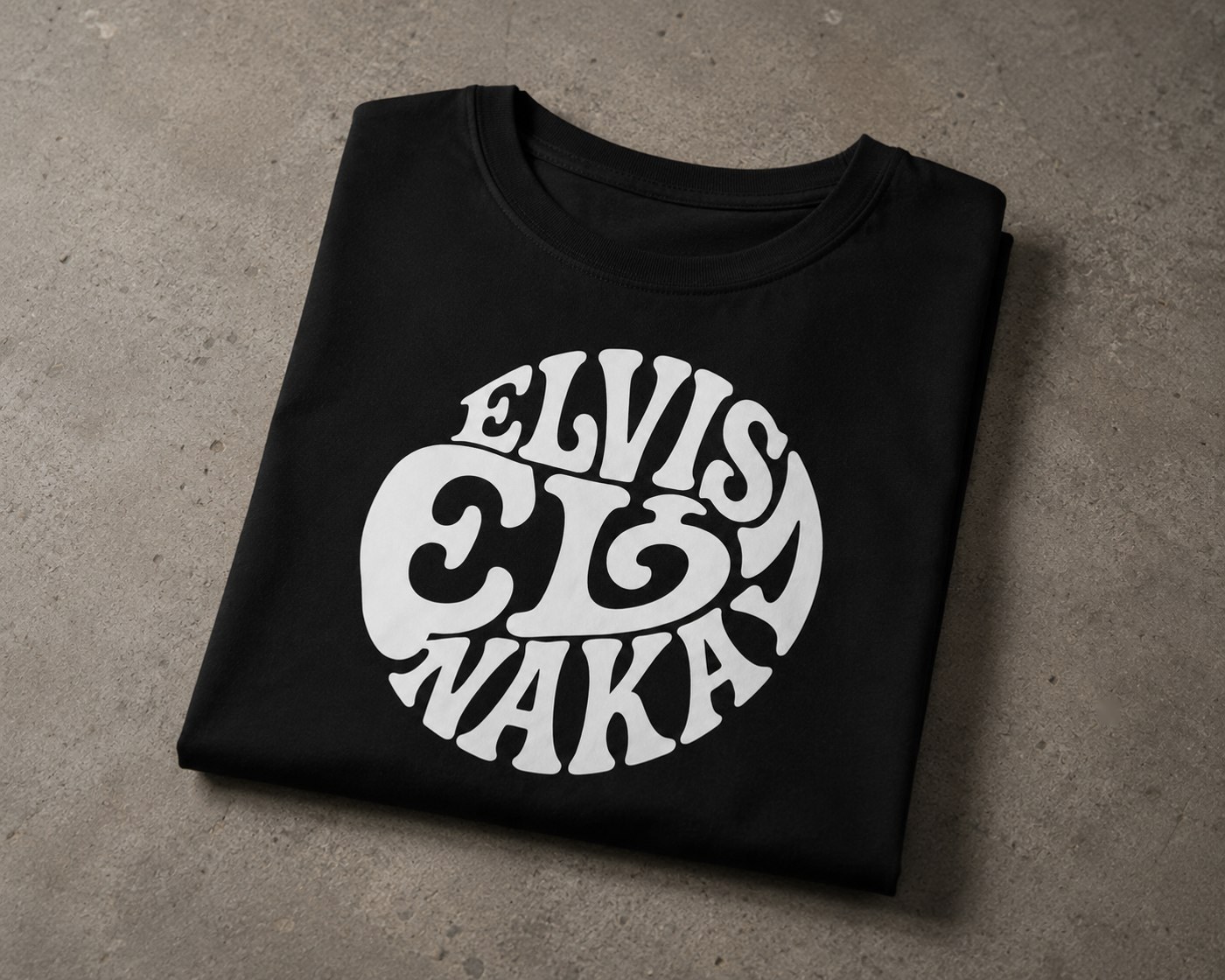 Camiseta de Elvis Naka doblada